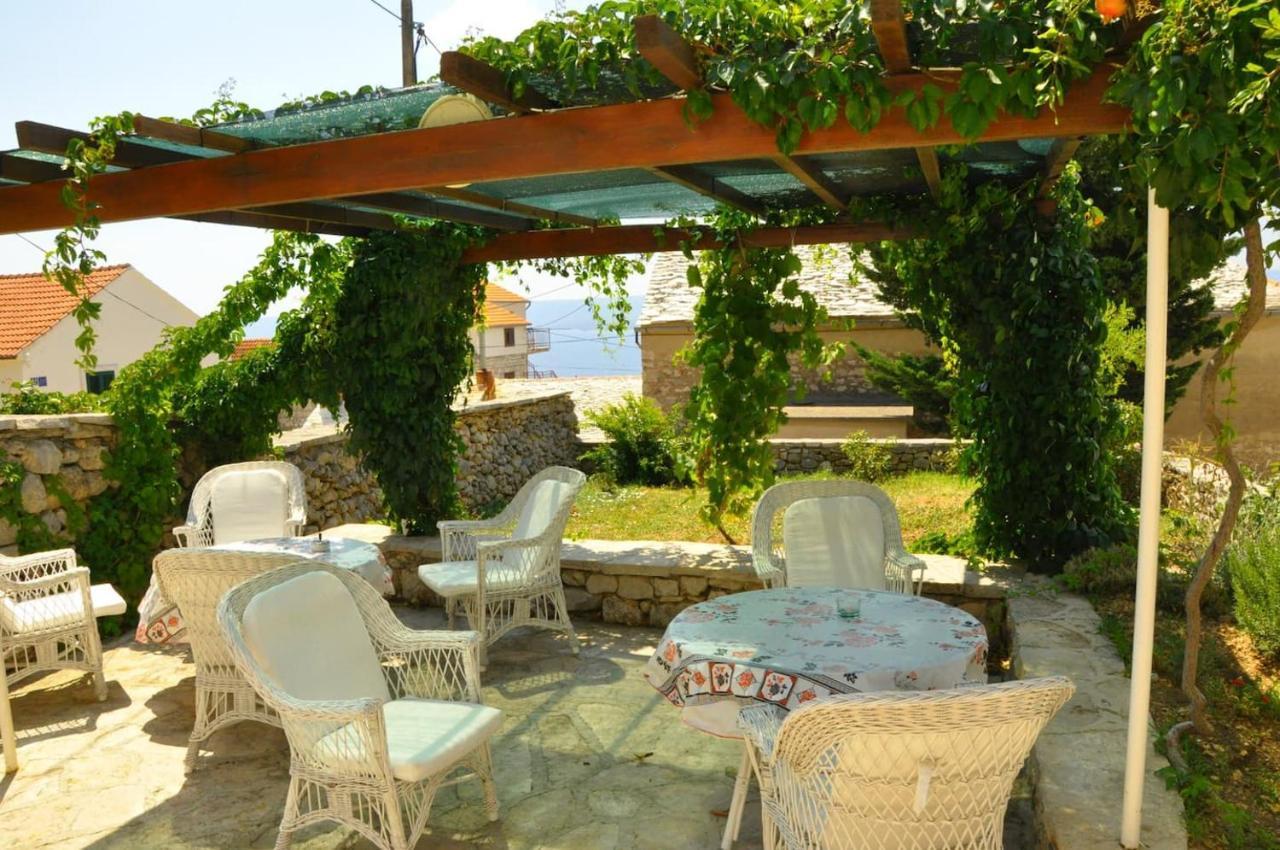 Apartments Adriana Бол Экстерьер фото